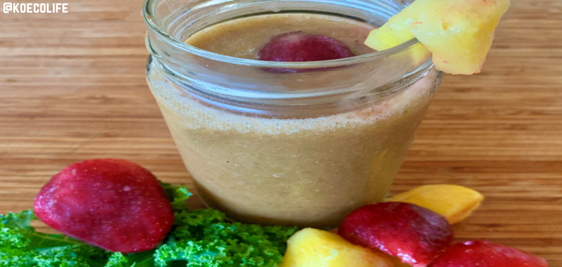 Read more about the article TROPICAL FRUIT & KALE SMOOTHIE!